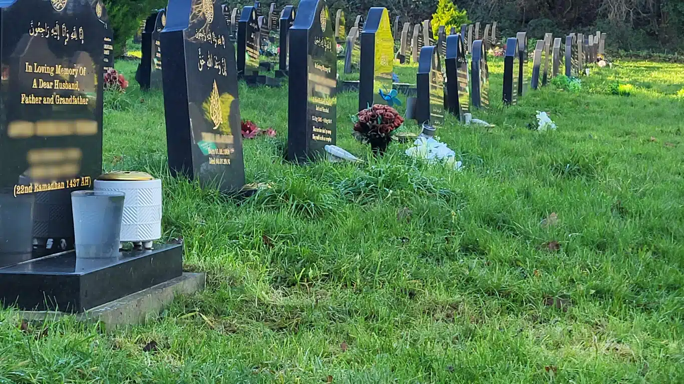 Northwood Woodcock Hill Cemetery, Shrubs Lane, Rickmansworth, Hertfordshire WD3 1PD